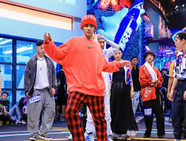  毛巾|《这就是街舞》队长对决结果引起争议，王一博再次失败，是为什么