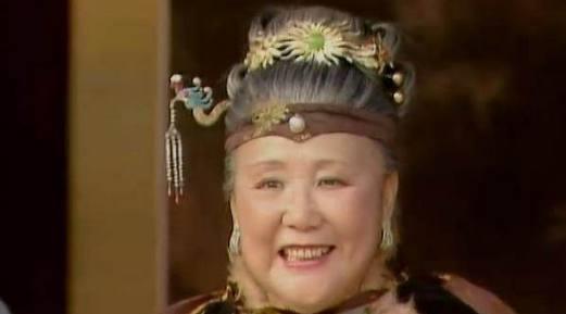 有无|贾母非常喜欢王熙凤,年轻时的贾母和王熙凤有无相似之处!