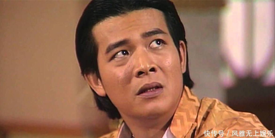 车门|59岁老戏骨坐百万豪车出意外车门和车尾被撞烂，事后还淡定自拍