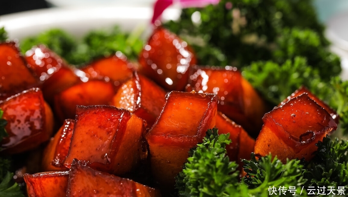 入口|做红烧肉,别只知道焯水,多加这一步,肉肥而不腻,入口即化