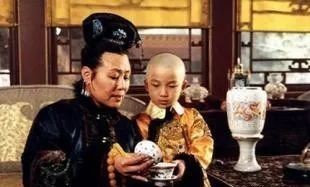 孝庄太后|16岁的康熙用一群孩子生擒鳌拜,为什么不动用大内侍卫呢?