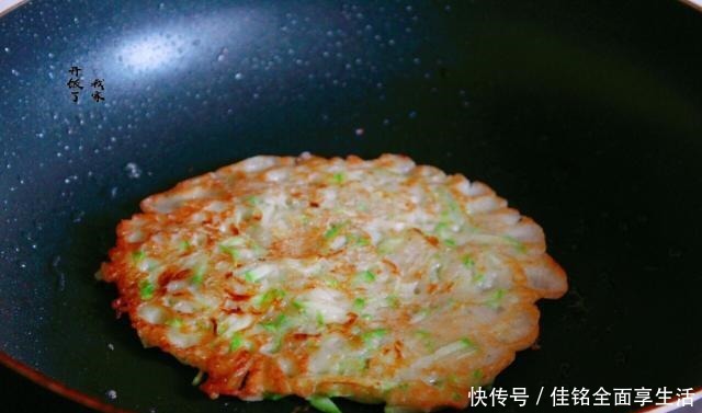 学会|学会这烙饼,不和面不揉面,连炒菜都省了,3分钟做好,懒人必学