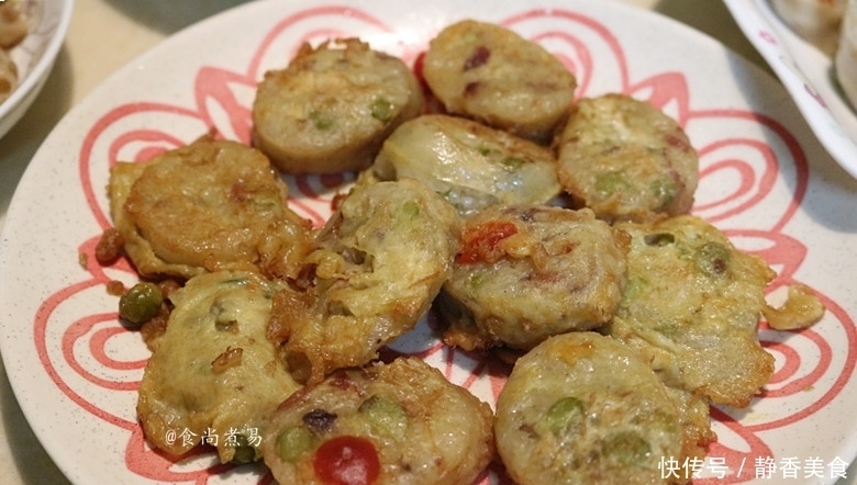 上桌|周末做了这顿午餐,三种口味猪大肠端上桌,米饭煲好后一粒未动