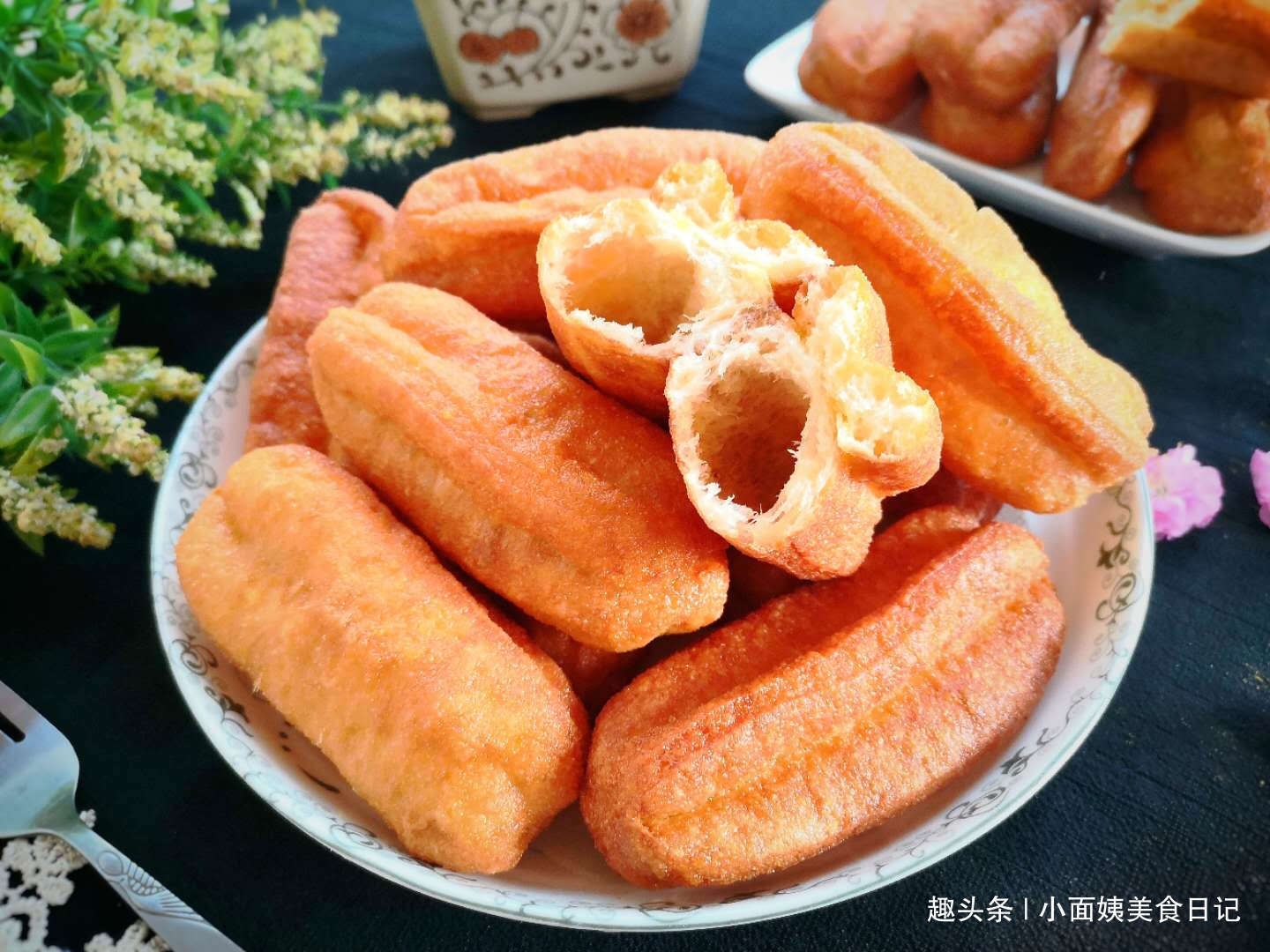  全错|炸油条用泡打粉、小苏打全错，油条店老板教你正确做法，金黄酥脆