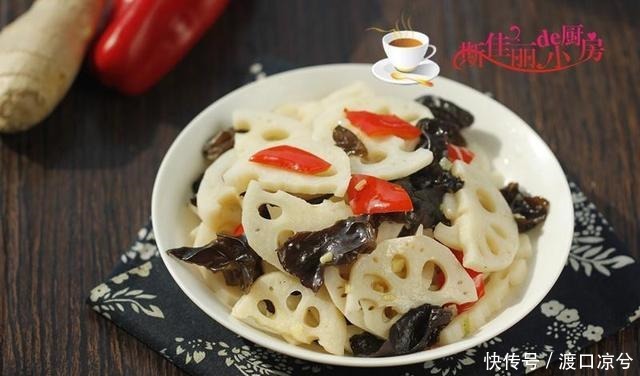 入少许盐调味|这年头吃啥都不如吃素,推荐8道素菜,清肠降脂比大鱼大肉受欢迎