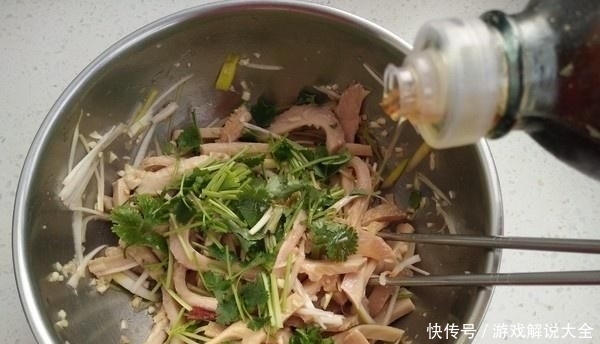  少许|一种肉，天越热越该吃！比羊肉便宜，比鱼肉营养，拌一拌，一个字香