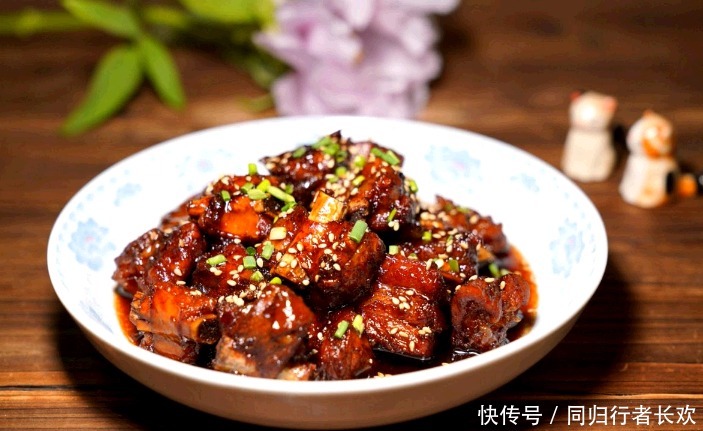 炖排骨|炖排骨,下锅还是出锅前放盐?这1步做错,排骨又老又柴,不入味