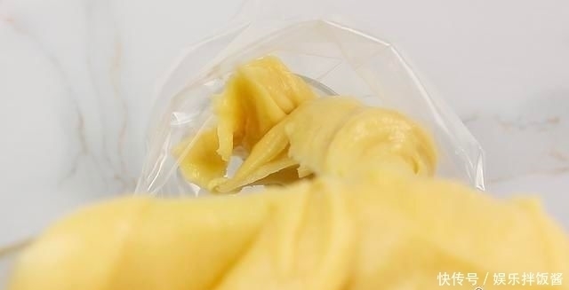 自制|自制甜点香草味泡芙,按步制作比蛋糕简单,零失误操作轻松完成