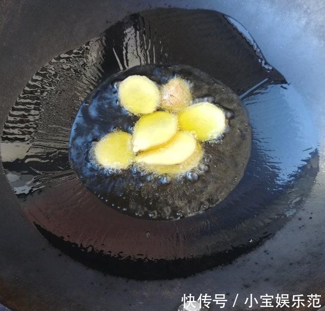 鲜香|梭子蟹炒年糕,鲜香软糯最迷人