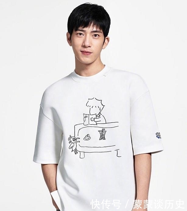 上演|井柏然大片超带感,穿白衬衫上演“湿身诱惑”,诠释自然与艺术感