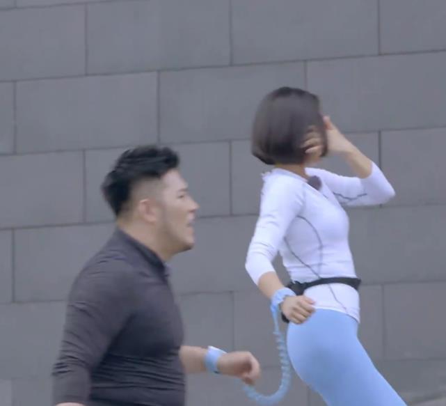 跑步|赵奕欢带男朋友跑步,看到她的身材比例,说不妒忌是假的