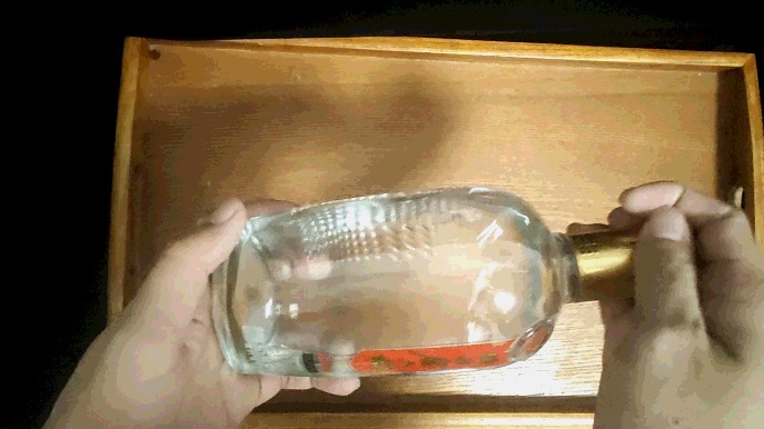 白酒的执行|怎么分辨白酒是不是纯粮食酒?学会这几招,轻松辨别真假白酒