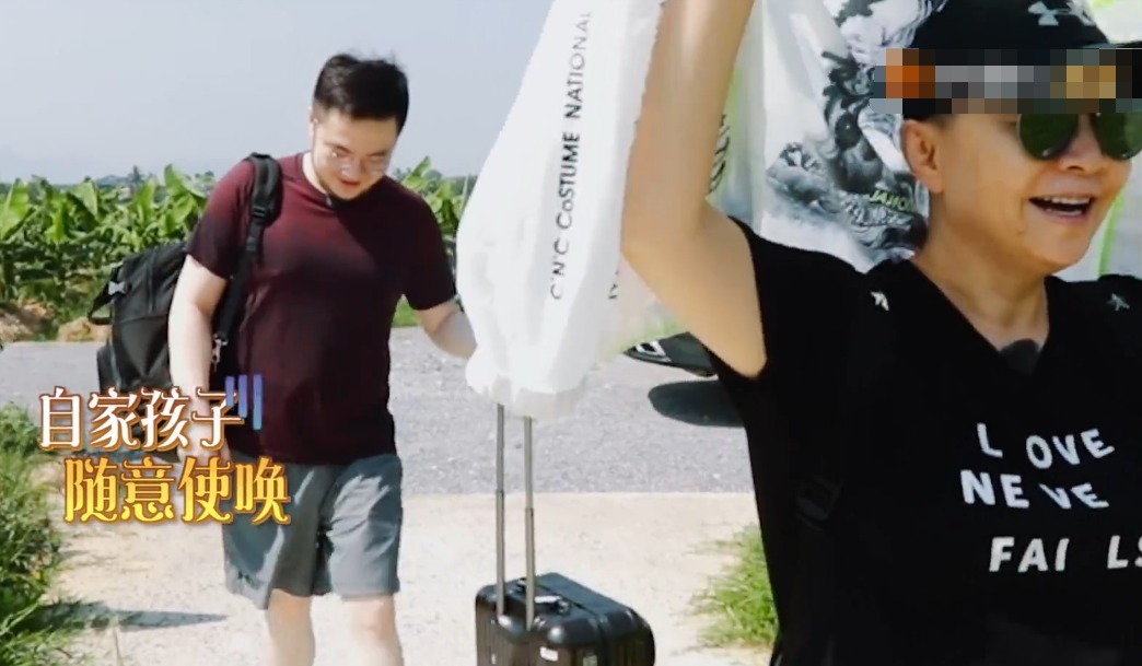 不让|向往迎来4季最惨嘉宾,进门一口水不让喝就唆使干活,区别对待太明显