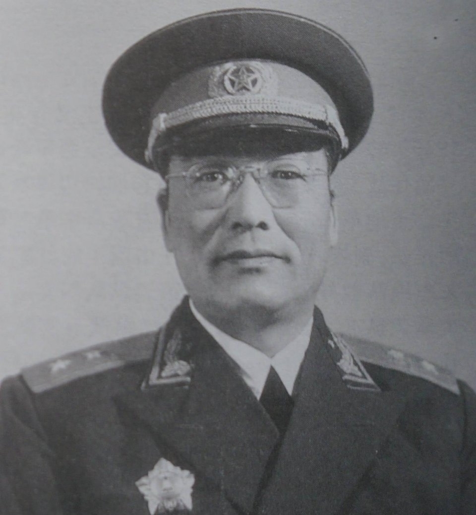 华东野战军|大战在即，李仙洲手下师长神秘失踪，后来才知道，师长已是中将