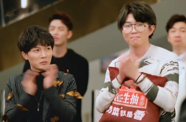  表情|宣布刘柏辛和华晨宇票数时, 周深表情惊讶, 毛不易的反应更真实