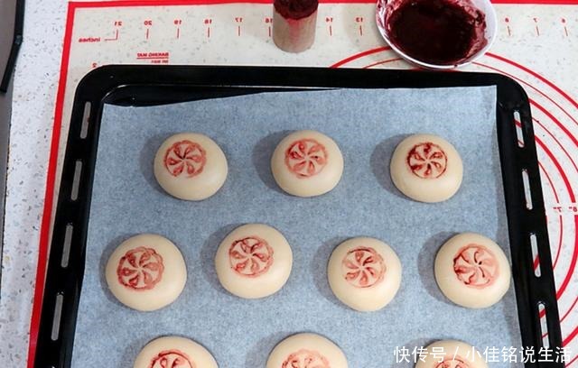 玫瑰|月饼还有一段艳遇,玫瑰鲜花月饼更是甜蜜,点点心意请收下