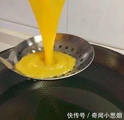鸡蛋|女子将鸡蛋倒入漏勺,婆婆刚想骂她败家,几分钟后乖乖离开了