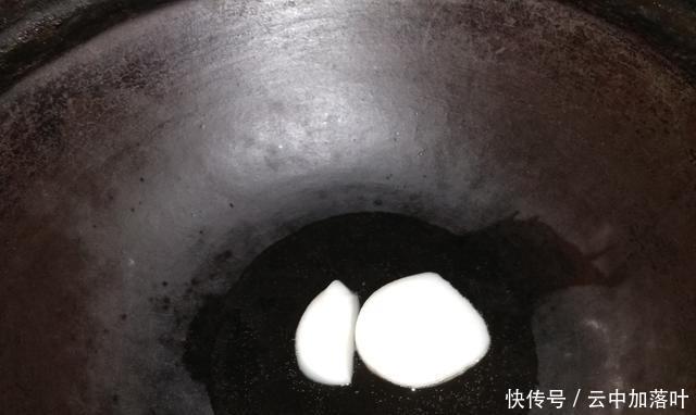 适合|蔬菜炒茄子，适合夏天食用，外表结实，里面清淡