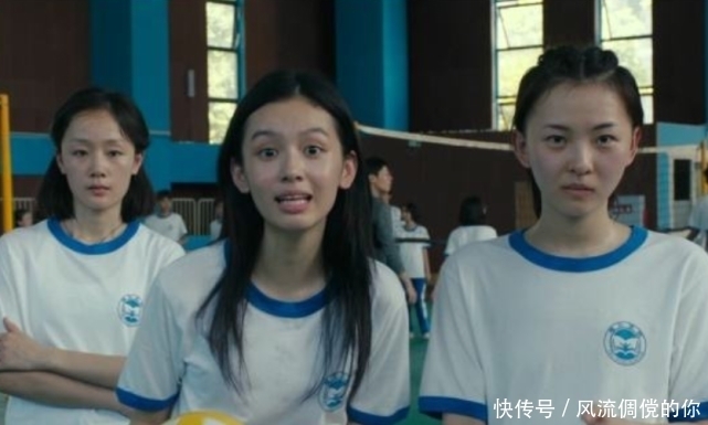 替身|《少年的你》魏莱被推下楼梯怎么拍的?本以为有替身,看到花絮,太拼了