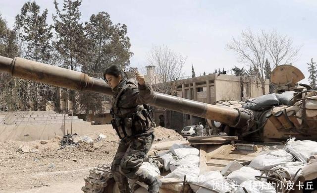 亚美尼亚|肩扛火箭筒手持机关枪 战火中的亚美尼亚女兵 可敬还是可怜呢?