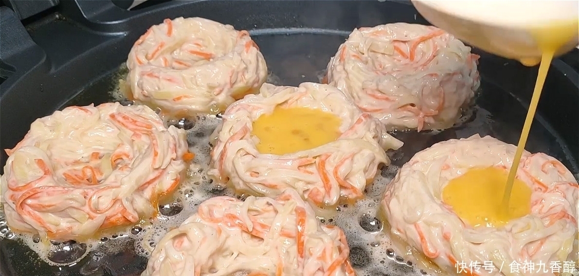 光盘|2个鸡蛋,5个土豆,创意早餐新吃法,上桌就光盘