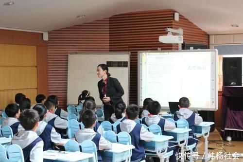 超过|教师的薪资到底超过一万了没?看看教师晒出工资单,才了解真相