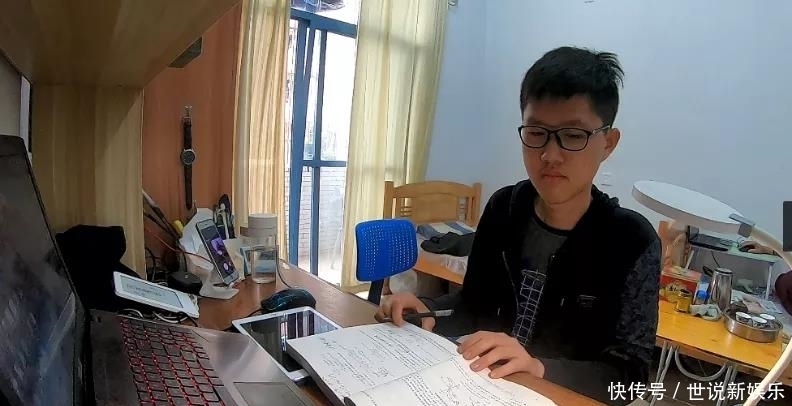 走路|从不能走路到“上天入海”,轮椅之上,这个22岁小伙依旧“乘风破浪”