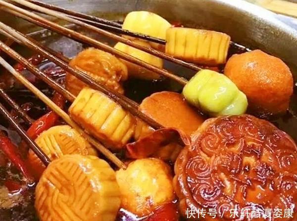 脑洞|月饼吃不完都给扔了网友只要脑洞打的开,就没有吃不完的月饼