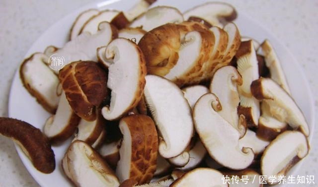 入秋|入秋后,我家常吃的一道菜,10分钟搞定,好吃到连汤汁都不剩