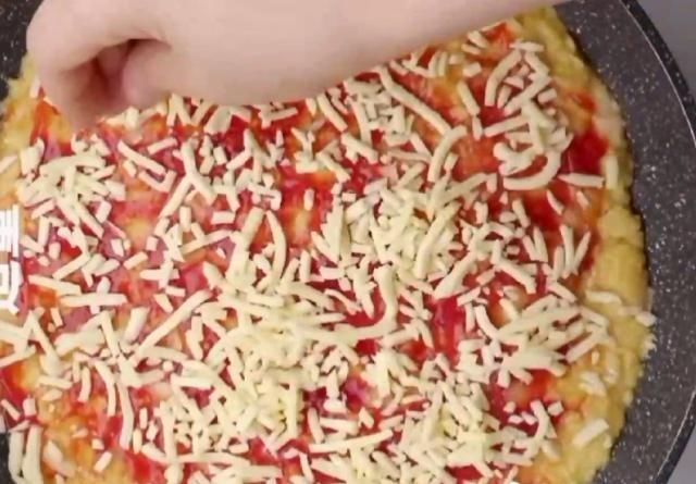 五毛钱|吃剩的馒头千万别丢掉,看我怎么把五毛钱的馒头变成在家也能做的披萨