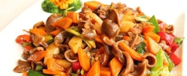  味蕾|美味的爆炒鸡胗，新鲜爽口，美味可口，绝对满足您的味蕾！