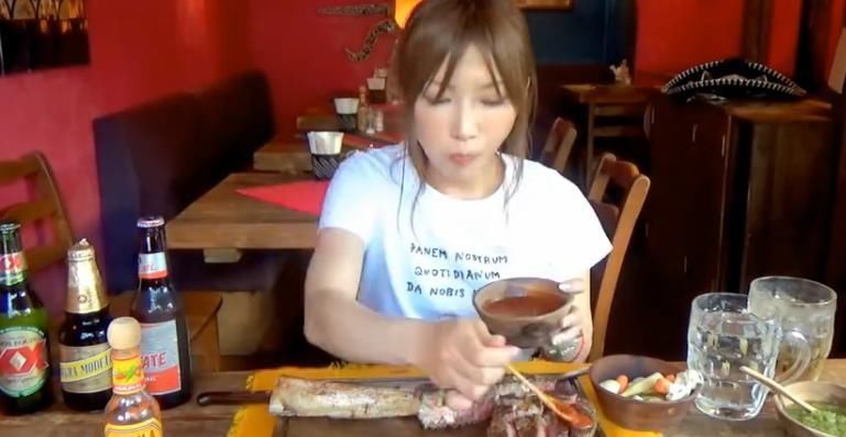 揭穿|大胃王吃5块“战斧牛排”,店老板揭穿了她,网友我也能吃完