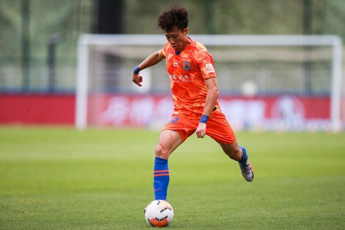 久违|鲁能左后卫位置将迎久违之人首发,表现可圈可点,深得李霄鹏认可