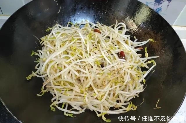 醋溜|醋溜豆芽,先放醋还是先炒豆芽,其实都不对,难怪出水不好吃