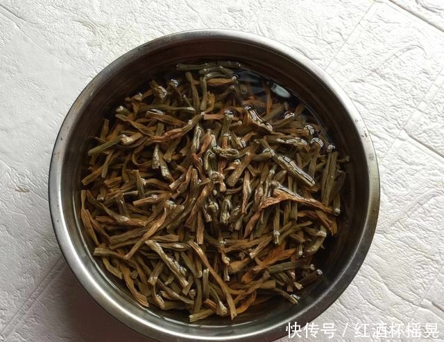 应季|腊肉和它是天生一对,把它们炒一起,又香又下饭,连吃3天都不腻