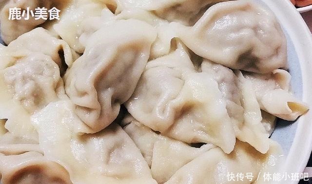  鲜爽|春季就爱用此肉包饺子！搭配番茄调馅，酸鲜爽滑多汁，吃撑还不够