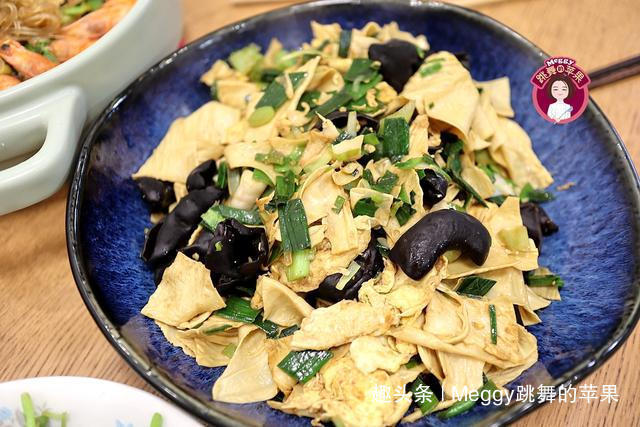  道菜|这位高考生妈妈好赞，一大桌晚餐精心做，第2道菜有滋有味像朵花