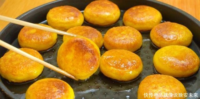 地瓜叶|红薯花样吃法，蒸煮炸炖都不如这样煎着吃，夹心流糖怎么都吃不够