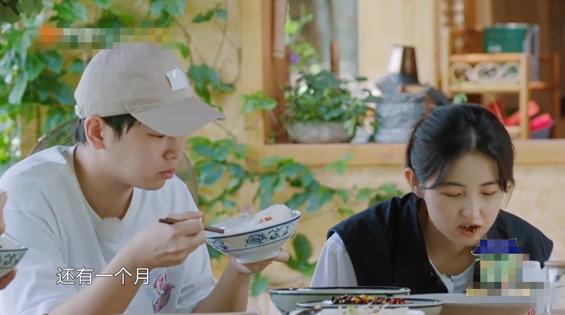 录制|向往的生活分批录制实锤!吃饭叫外卖还假装送客,剪辑都圆不回来