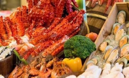 也都|去吃自助餐,服务员常把“3种”食物放“角落”,聪明人会去拿