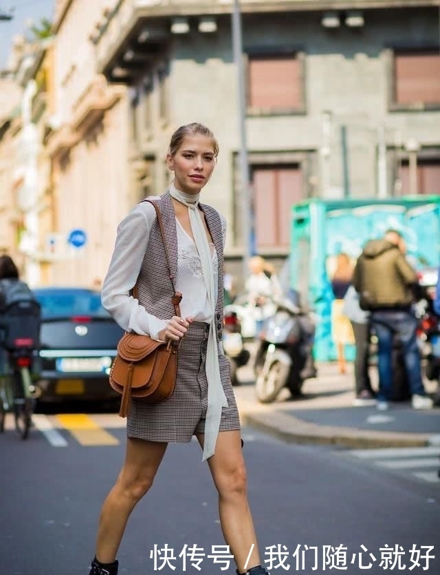 墨庄|墨庄轻奢 I 丝巾的高级系法,点缀出更时尚的搭配!