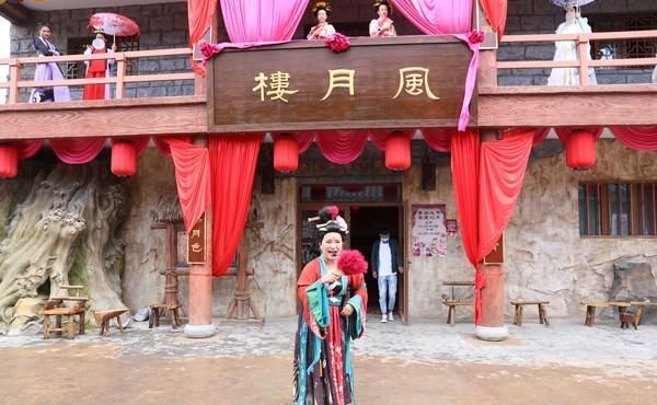 暑假|暑假带娃去哪玩中国马镇,避暑游玩约不约