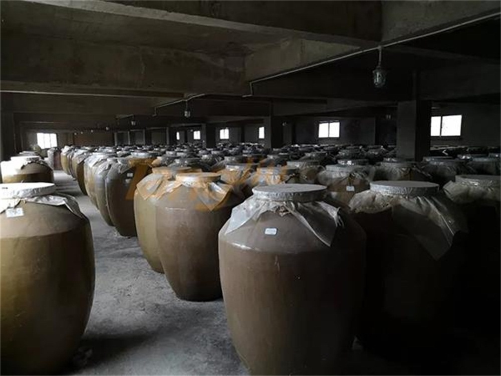 乙醇分子|为什么酱香型白酒要储存3年以上才能喝?