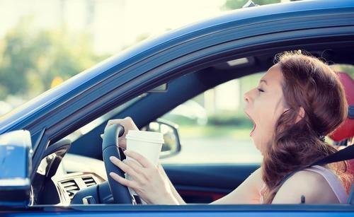 公路|为什么开车一上高速容易犯困?